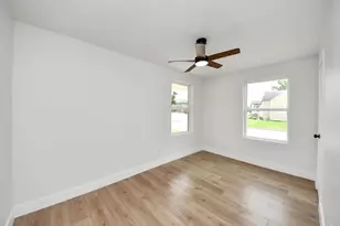 501 Schilling St, Baytown, TX 77520 - Photo 27