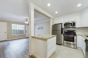 2350 Bering Dr, Houston, TX 77057 - Photo 9