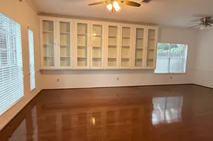 2226 Mill Creek Dr, Sugar Land, TX 77478 - Photo 5