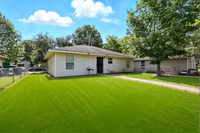 2005 Worms Street, Houston, TX 77020 - Photo 1