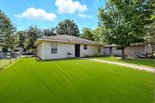 2005 Worms St, Houston, TX 77020 - Photo 1