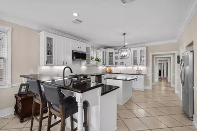 3806 Avenue S, Galveston, TX 77550 - Photo 5