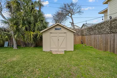 3806 Avenue S, Galveston, TX 77550 - Photo 45