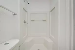 704 Pin Money St, Clute, TX 77531 - Photo 17