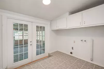 704 Pin Money Street, Clute, TX 77531 - Photo 9