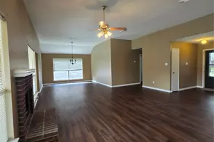 2730 N Larkspur Cir, Pearland, TX 77584 - Photo 5