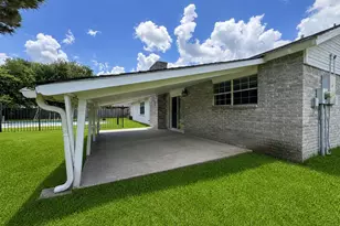 2109 E Linwood Oaks St, Pearland, TX 77581 - Photo 25