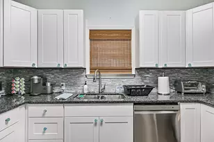 2917 Ave Q 1/2, Galveston, TX 77550 - Photo 11