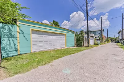 2917 Avenue Q 1/2, Galveston, TX 77550 - Photo 45