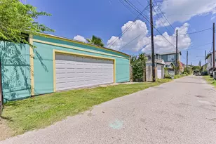 2917 Ave Q 1/2, Galveston, TX 77550 - Photo 45