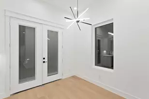 6637 Katarani Dr, Houston, TX 77091 - Photo 9