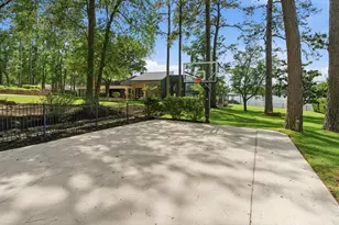 15721 Lakeway Dr, Willis, TX 77318 - Photo 9