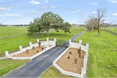 8821 Fm 524 Rd E, Sweeny, TX 77480 - Photo 3