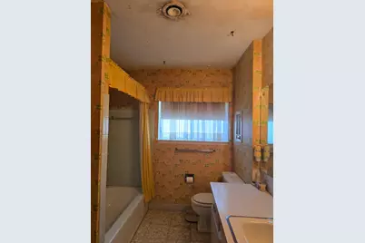 5714 Bankside Drive, Houston, TX 77096 - Photo 15
