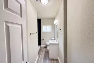 6813 N Wayside Dr, Houston, TX 77028 - Photo 23