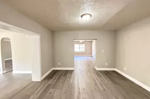 6813 N Wayside Dr, Houston, TX 77028 - Photo 17