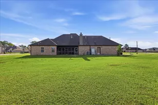 160 Colonial Estates Dr, Bridge City, TX 77611 - Photo 15