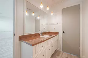 1015 Sugar Lakes Dr, Sugar Land, TX 77478 - Photo 33