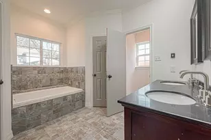 1015 Sugar Lakes Dr, Sugar Land, TX 77478 - Photo 25