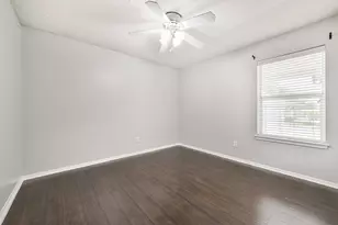 2401 Woody Rd, Pearland, TX 77581 - Photo 21