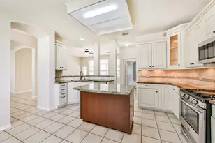 2401 Woody Rd, Pearland, TX 77581 - Photo 9
