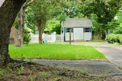 1302 Linwood Drive, Wharton, TX 77488 - Photo 5