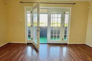 3055 Walnut Bend Ln, Houston, TX 77042 - Photo 11