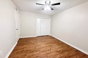 201 S Kaysie St, Angleton, TX 77515 - Photo 11