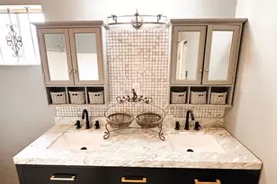 638 Kelly Ln, Angleton, TX 77515 - Photo 11