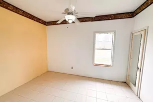 638 Kelly Ln, Angleton, TX 77515 - Photo 15