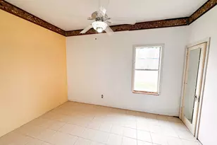 638 Kelly Ln, Angleton, TX 77515 - Photo 15