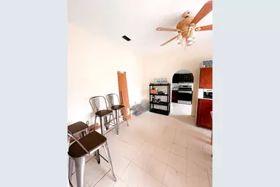 638 Kelly Lane, Angleton, TX 77515 - Photo 7