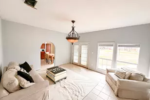 638 Kelly Ln, Angleton, TX 77515 - Photo 3