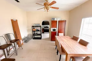 638 Kelly Ln, Angleton, TX 77515 - Photo 5