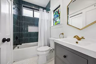 402 E 26th St, Houston, TX 77008 - Photo 31