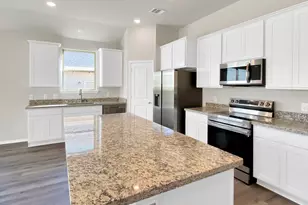 13063 Clear View Dr, Willis, TX 77318 - Photo 7
