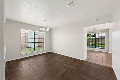 1555 Hillside Elm Street, Houston, TX 77062 - Photo 5