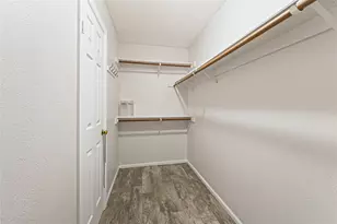 1555 Hillside Elm St, Houston, TX 77062 - Photo 21