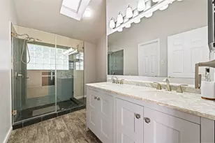1555 Hillside Elm St, Houston, TX 77062 - Photo 19