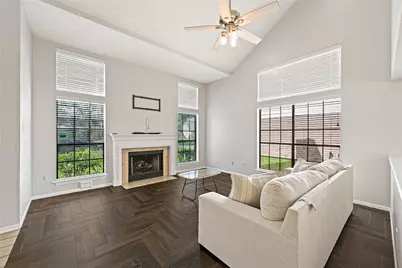 1555 Hillside Elm Street, Houston, TX 77062 - Photo 3