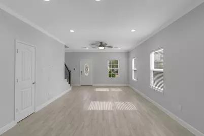 9032 Jutland Road, Houston, TX 77033 - Photo 13