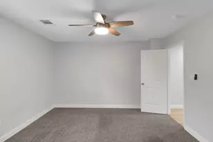 9032 Jutland Rd, Houston, TX 77033 - Photo 27