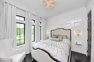 3711 Somerset Commons Ln, Houston, TX 77055 - Photo 9