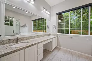 126 E Wilde Yaupon Circle, The Woodlands, TX 77381 - Photo 31