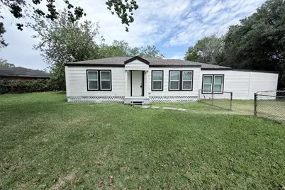 1112 3rd Street, La Marque, TX 77568 - Photo 1