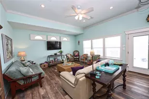 3008 Shady Ln, Crystal Beach, TX 77650 - Photo 9