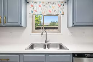 9263 Westwood Village Dr, Houston, TX 77036 - Photo 15