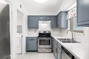 9263 Westwood Village Dr, Houston, TX 77036 - Photo 13