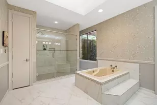 12039 E Circle Dr, Houston, TX 77071 - Photo 19