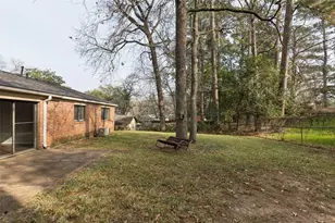 324 Olive St, Huntsville, TX 77340 - Photo 25